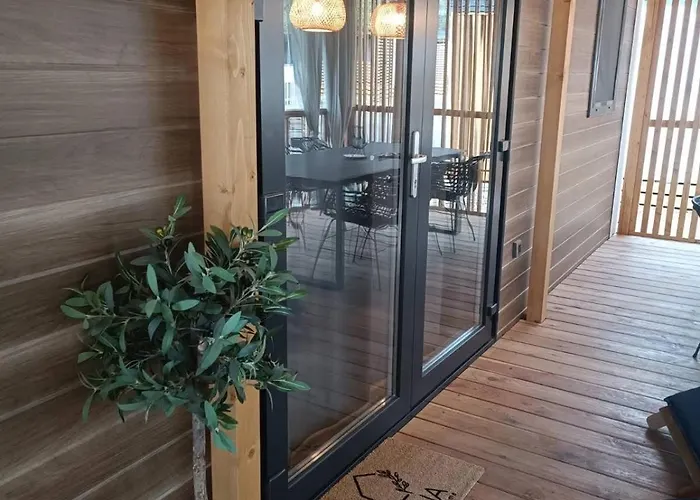 Vikendica Max Mobile *